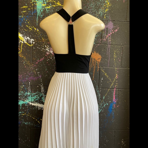 NATASHA GAN ‘GOOD FEELING’ PLEATED DRESS - Picture 11 of 16